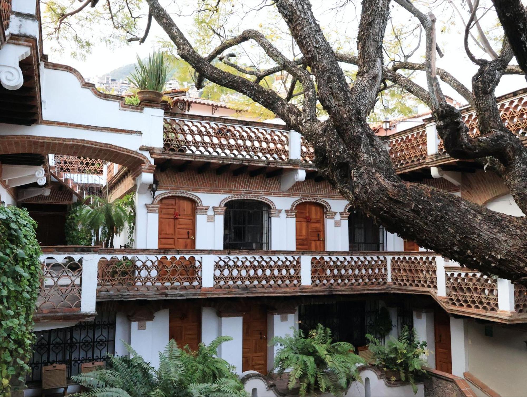 Hotel Los Arcos Taxco de Alarcon Bagian luar foto